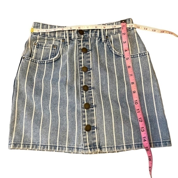 Billabong Striped Denim Mini Skirt Button Fly White Blue Pinstripe Surf Beach - Picture 5 of 5
